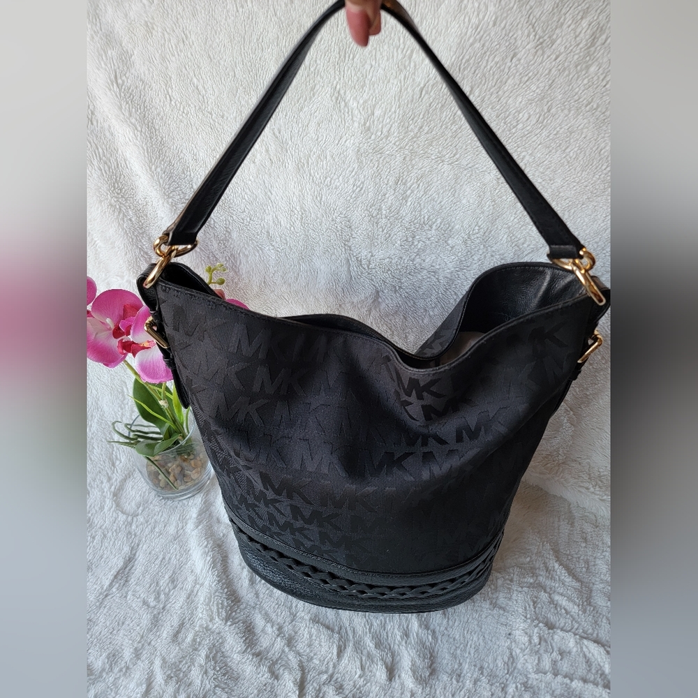 Michael Kors bucket bag